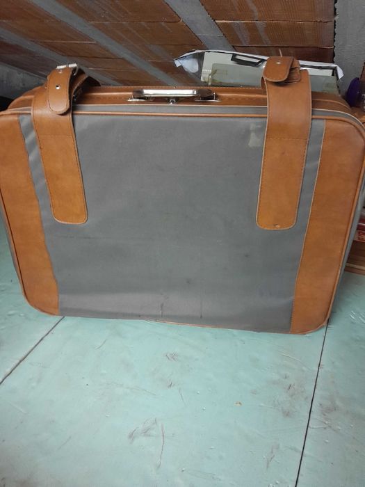 2 malas iguais 70x52x25 cm