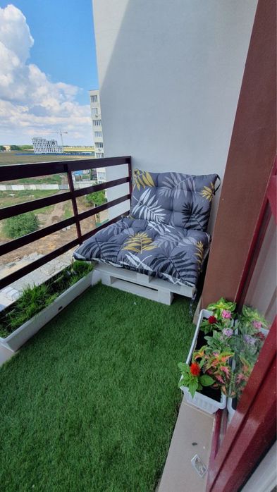 Сдам длительно студию с ремонто и мебелью