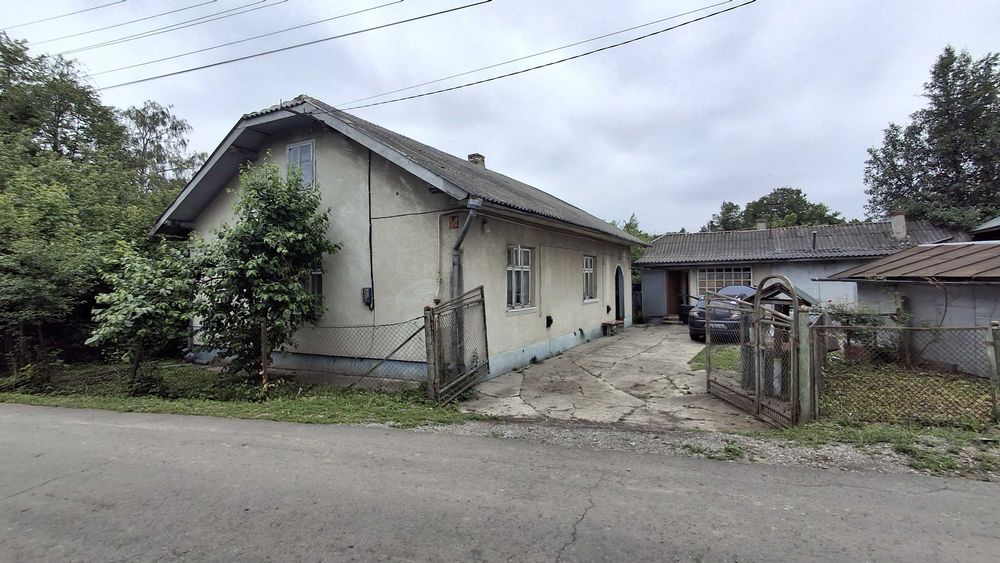 Продається будинок в с.Угринів, 78 м2, ділянка 11,5 соток. Світло газ асфальт будинки