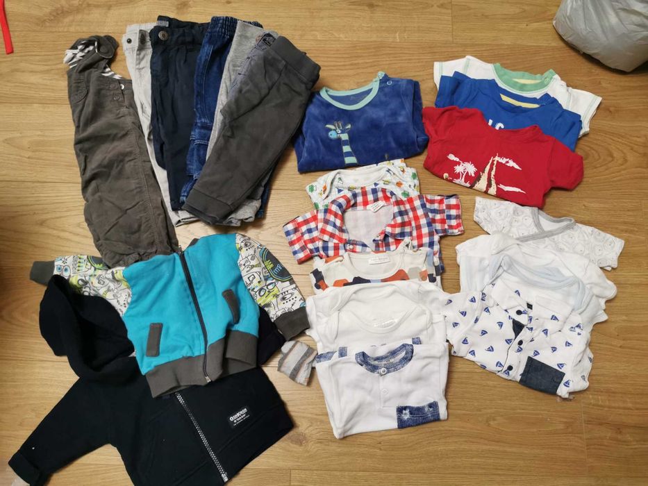 Paka ubrań dla chłopca rozmiar 62-68 24szt