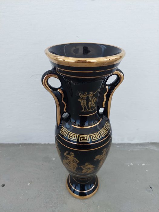 Small Jug in Greece423972879425884164