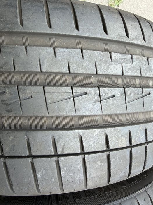 224/40 255/35 r 19 Vredestein
