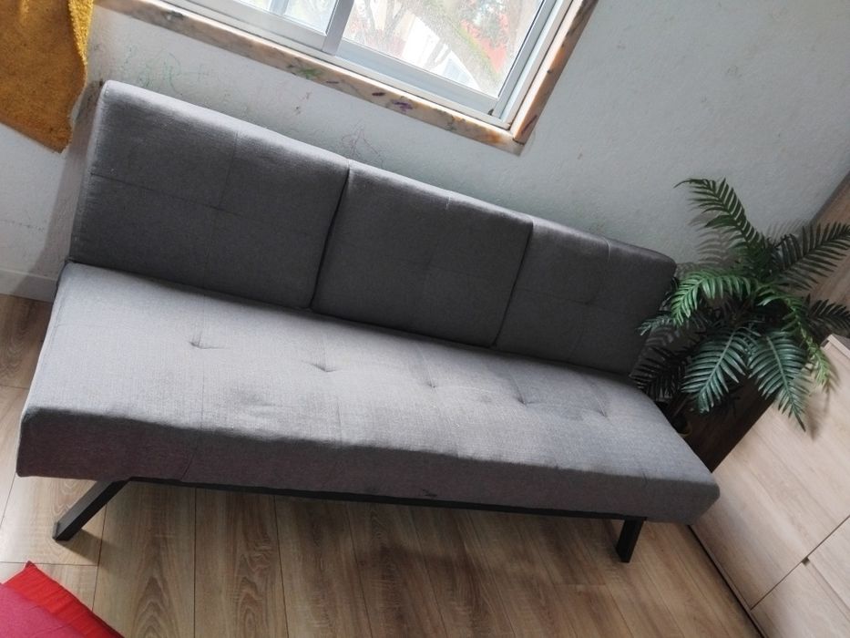 Sofá cama c suporte bebidas