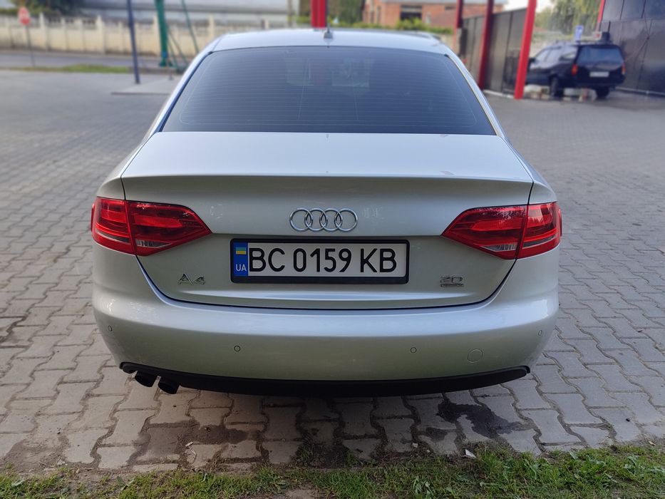 Ауді А4Б8 2.0 бенз, автомат квадро Audi A4B8 2.0 benzin Quattro