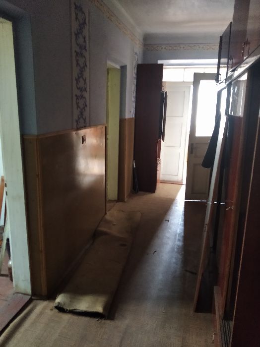 Продаж житлового будинку