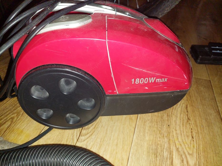 Пилосос Rotex 1800W max робочий