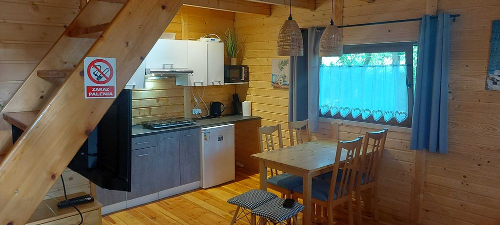 Domek nad Jeziorem Leśniańskim. Okolice Zamku Czocha