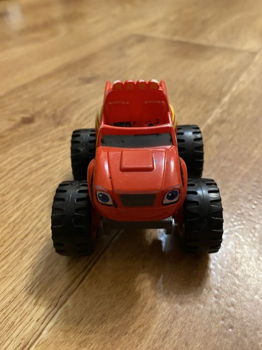 Вспыш машинка пластик