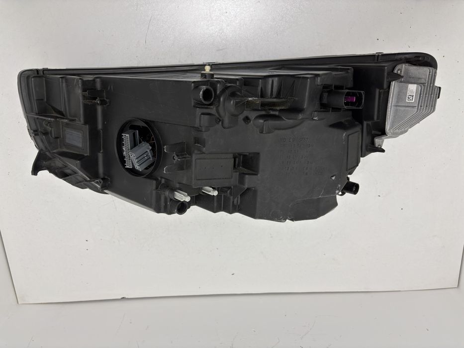 Фара права Volvo XC40 2018-2022 USA