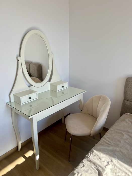 Toaletka  z krzesłem HEMNES ikea - dobry stan