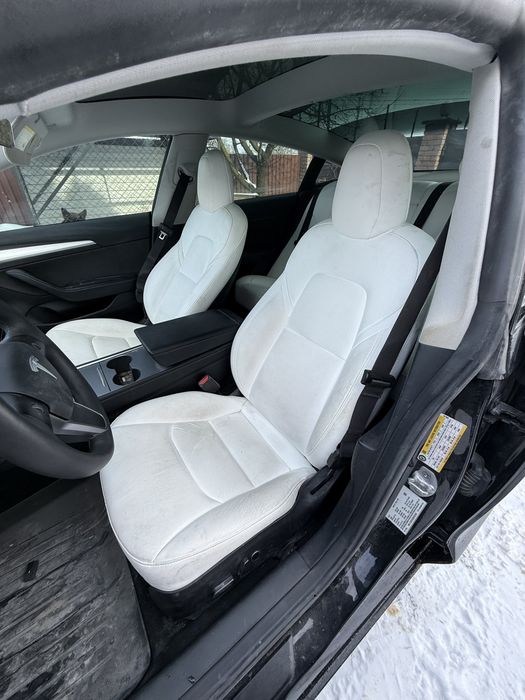 Хімчистка салону авто Золочів | Детейлінг | Полірування фар