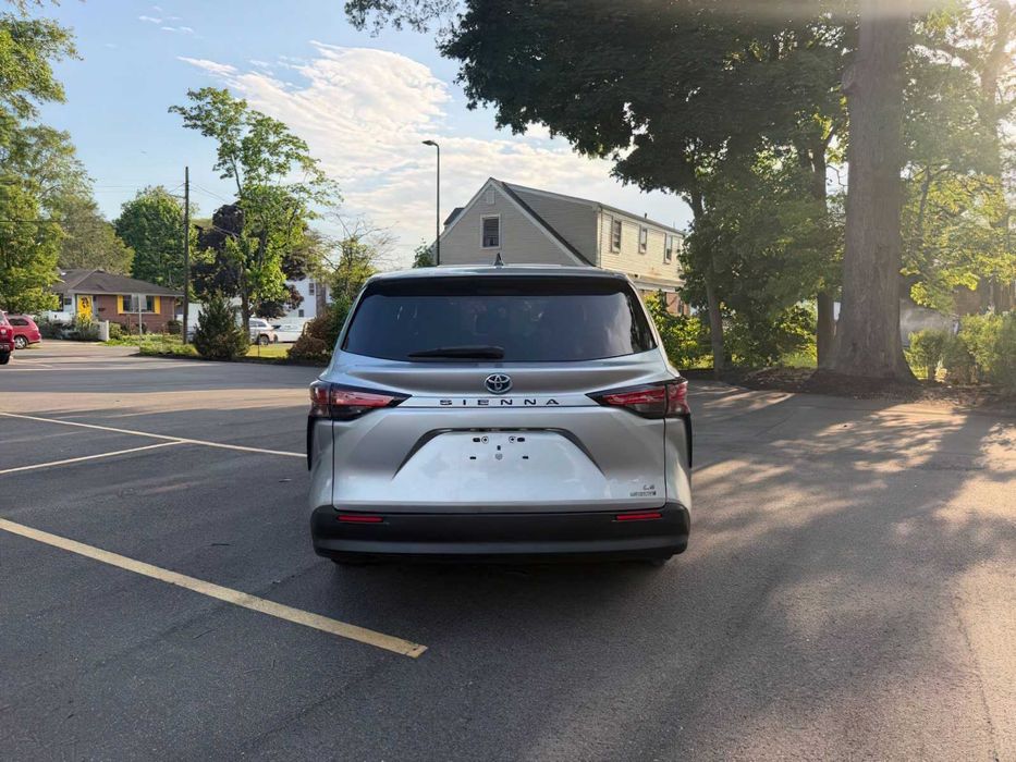 Toyota Sienna      2022
