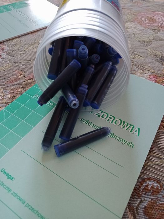 Dziurkacz biurowy+ inne dodatki biurowe