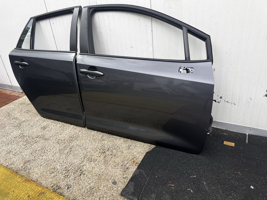 Drzwi Corolla E21, Kompletne w kolor 1G3 kombi