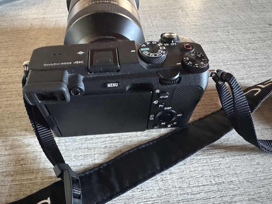 Sony Q 7C ILCE-7C + Sony FE 24-240 mm f/3.5-6.3