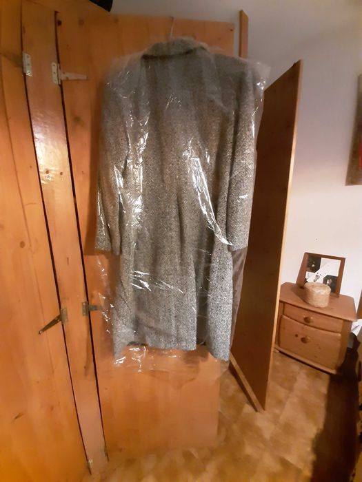 Vendo casaco comprido de sra