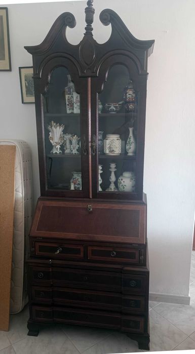 Escrivaninha com expositor