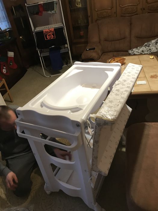 Zestaw do kąpieli i przewijania niemowląt