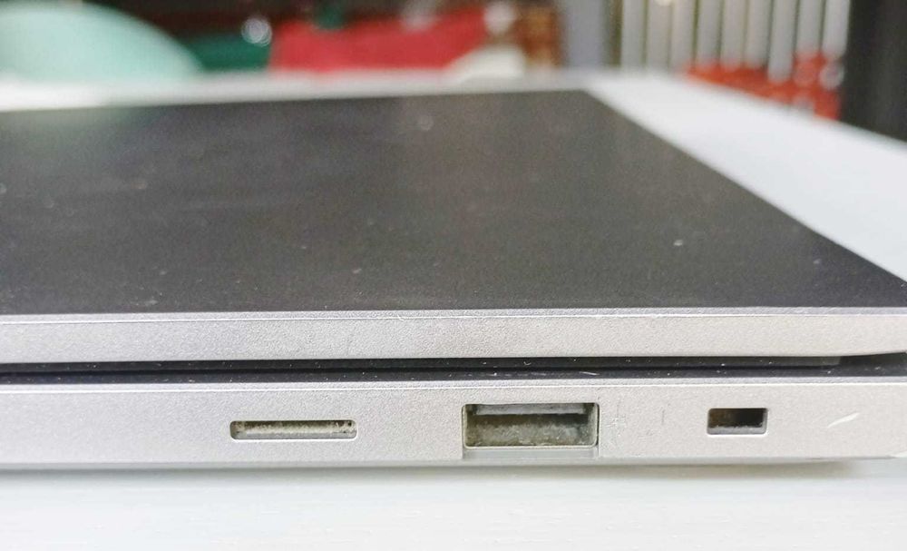 Samsung Book X55 – Core i7, 16GB RAM, SSD + HD (para peças ou reparo)