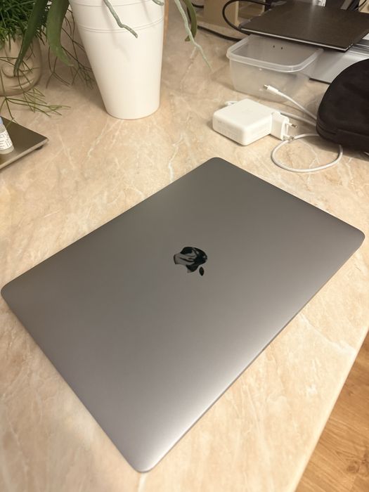 MacBook Pro 13" M1 | 16 GB RAM  | FV 23% | Bardzo dobry stan