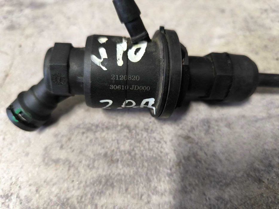 Головний циліндр зчеплення Nissan Qashqai J10  30610JD000