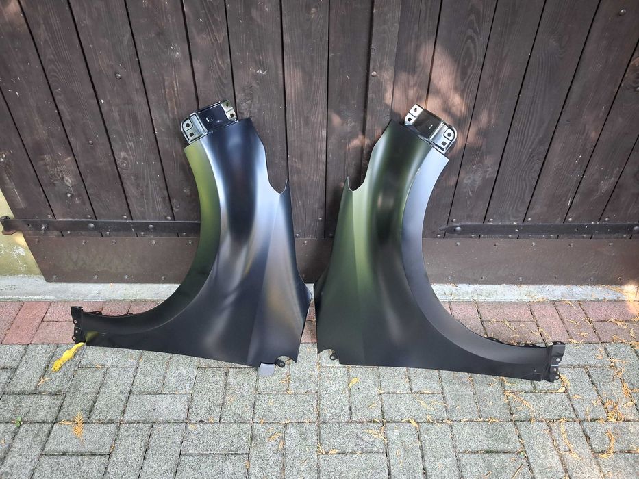 TOYOTA YARIS 4 XP210  błotnik przedni komplet lewy  + prawy