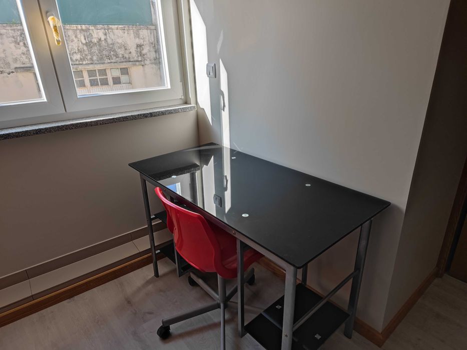 Quarto com WC - casa banho privado perto das Universidades (Permite deslocação a pé)
