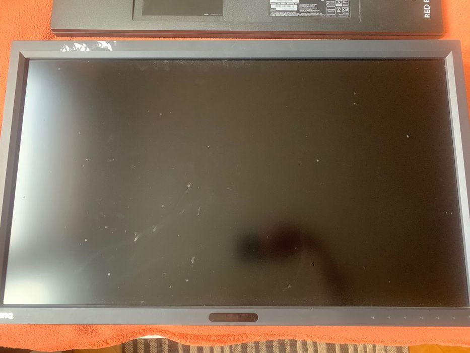 ZESTAW 5 monitorów plus uchwyty