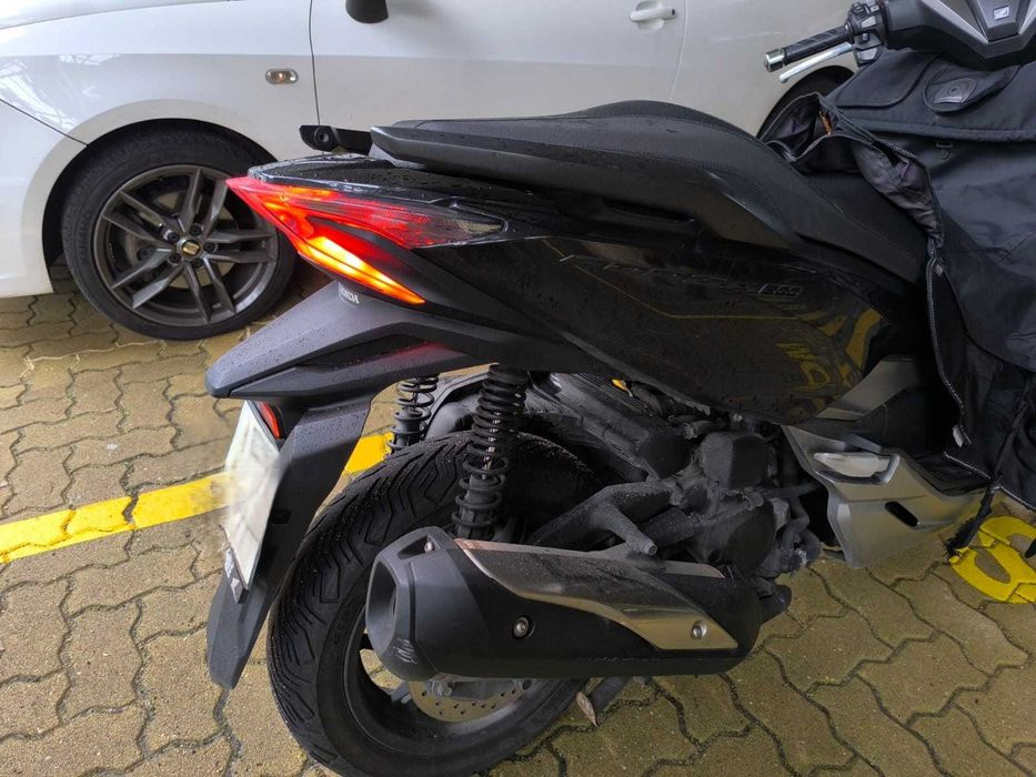 Honda Forza 300 (25CV)