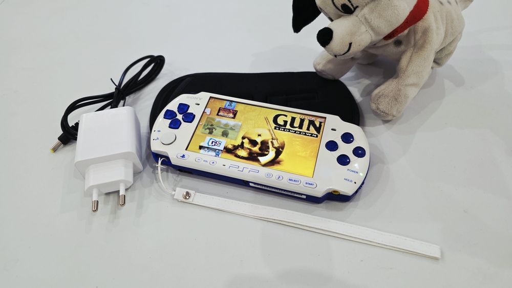 Sony PSP-3000  64гиг 136игр+ чехол!