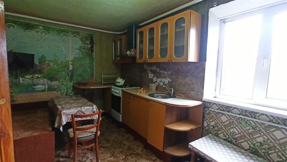 Продам часть дома: 4 комнаты + кухня + санузел
