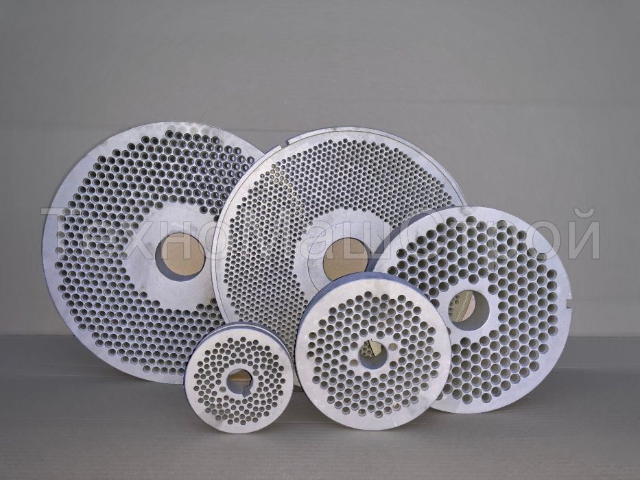 Матриці ролики до гранулятора. Компанія "ТехноМашСтрой".