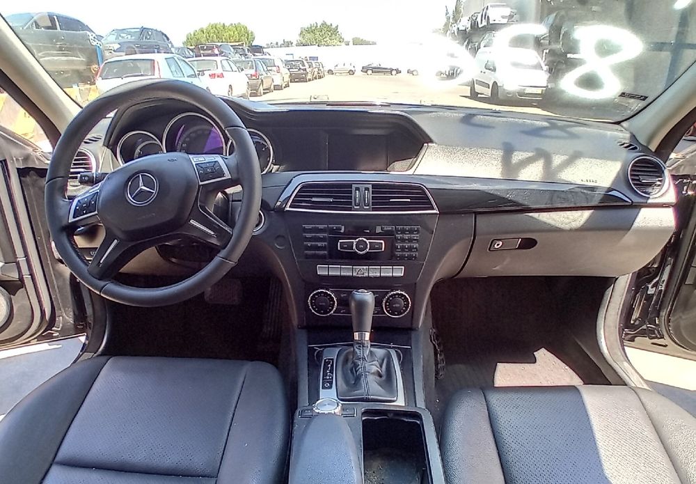 Para peças MERCEDES-BENZ Classe C (W204)