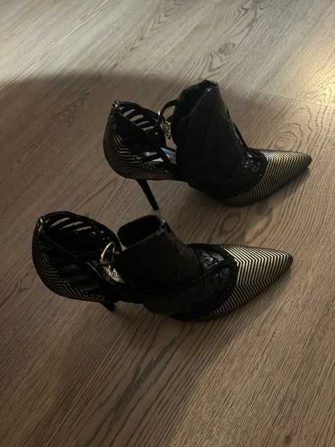 Buty szpilki welur Guess