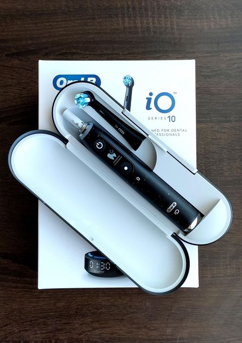 Szczoteczka elektryczna Oral-B iO Series 10 Cosmic Black