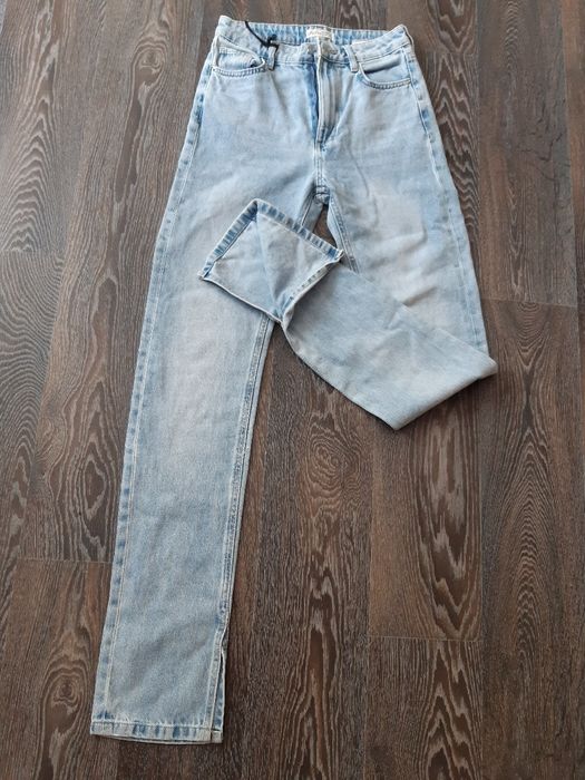 Круті джинсы денім з розрізами розмір 26s Нові