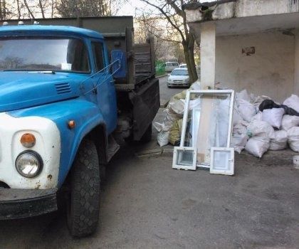 Вивіз будівельного сміття.