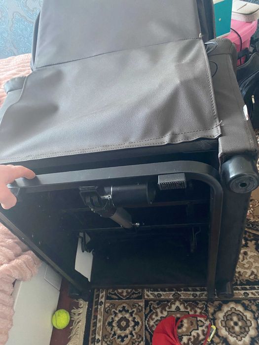 Крісло реклайнер з пультом