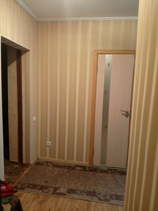 Продам квартиру в районі управління.З окремим входом,та меблями