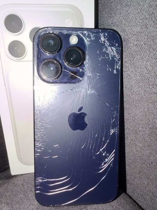 Iphone 14 PRO stluczone plecki