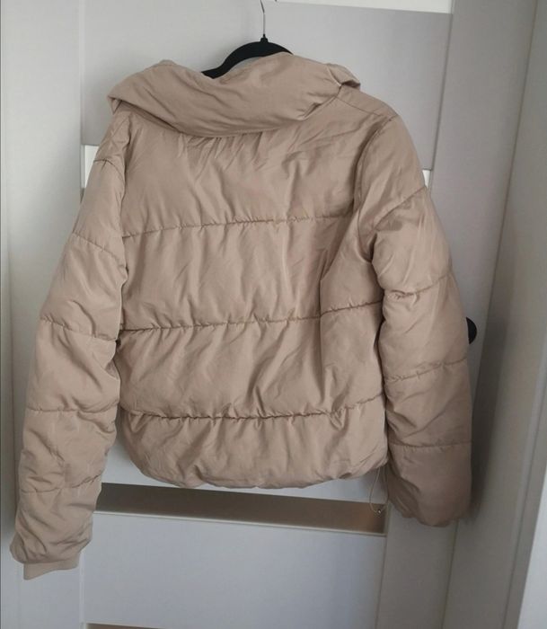 Stradivarius - kurtka puchowa beżowa puffer