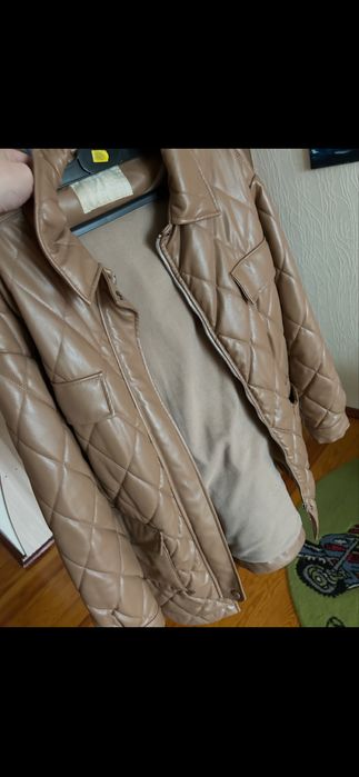 Коричнева шкіряна куртка косуха