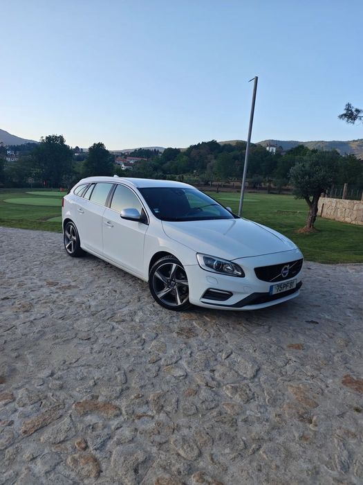 Volvo V60 2.0 D4 R-Design Summum