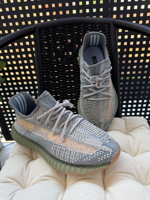 Чоловічі кросівки adidas Yeezy Boost 350 V2 нові