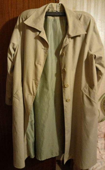 Gabardina tamanho 42, marca C'est Chic