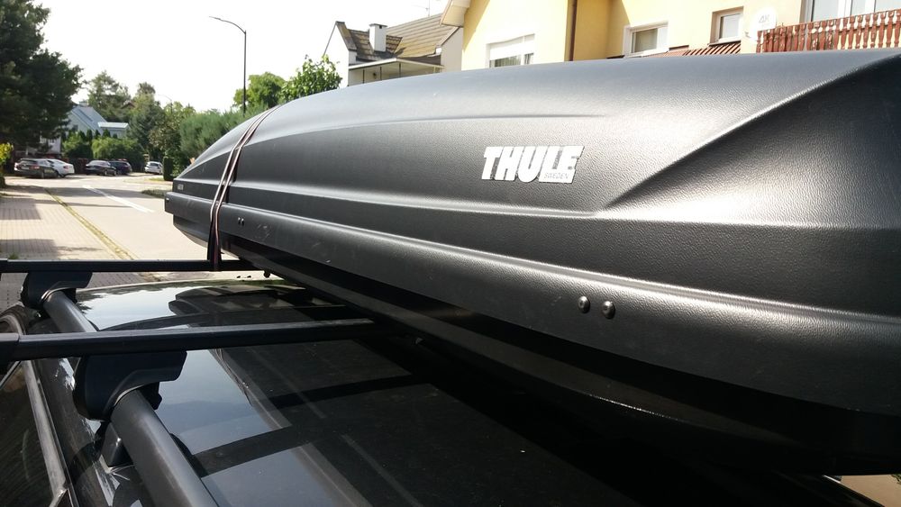 Wypożycz box dachowy Thule Pacific 700 + uchwyty i belki