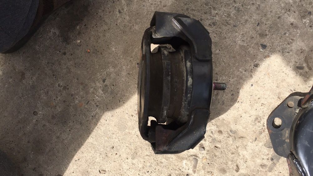 Подушки мотора Мітсубісі Паджеро Вагон Mitsubishi Pajero Wagon