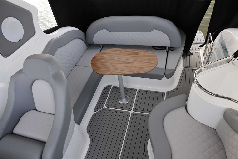 Jacht Motorowy Coral 750 HT w idealnym stanie