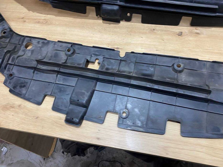 Защита накладка радіатора панель накладка верхня  Toyota RAV4 RAV-4 3