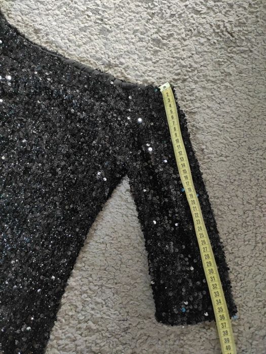 Маленька чорна вечірня сукня